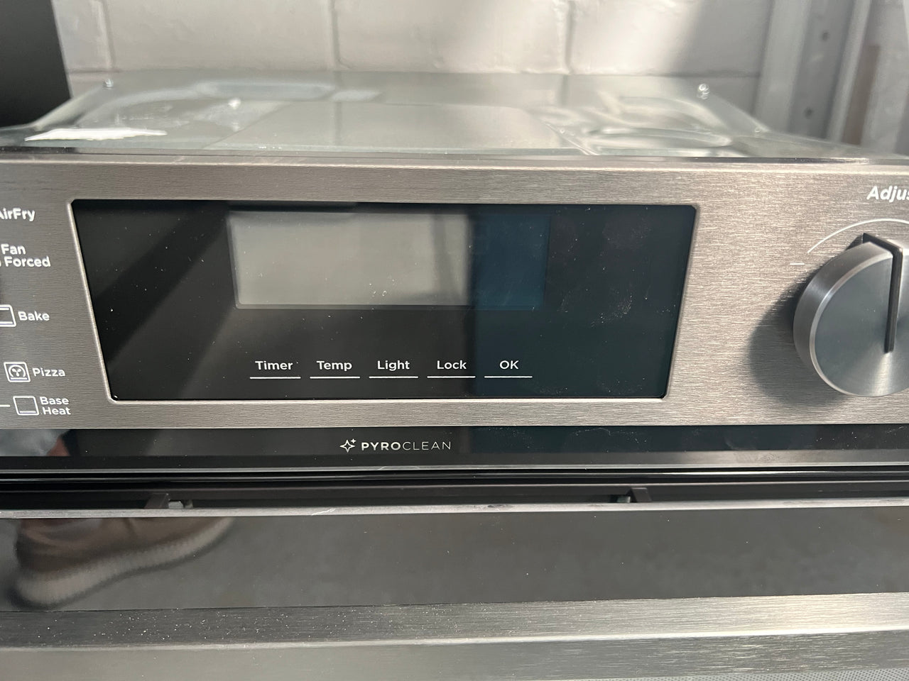 Transportation damaged Westinghouse 60cm Pyrolytic Oven WVEP6716DD - Second Hand Appliances Geebung