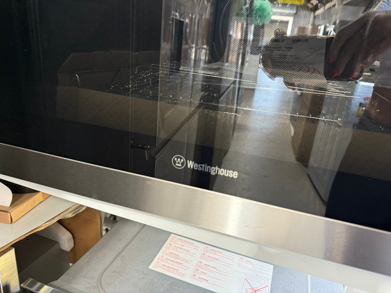 Factory second Westinghouse 60cm Stainless Steel Multi-Function Oven WVE6314SD - Second Hand Appliances Geebung