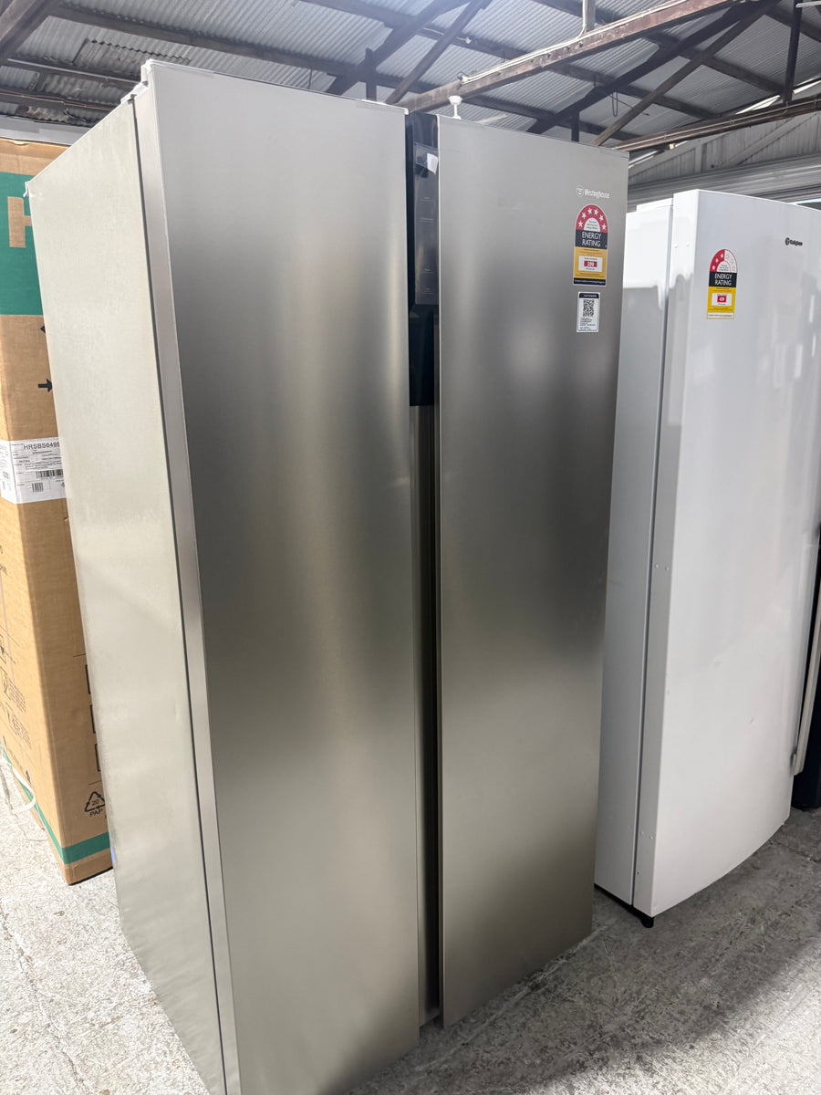 Factory second Westinghouse 624L Side-by-Side Refrigerator – Arctic Silver (WSE6200SB) - Second Hand Appliances Geebung