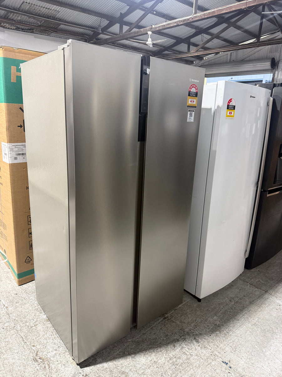 Factory second Westinghouse 624L Side-by-Side Refrigerator – Arctic Silver (WSE6200SB) - Second Hand Appliances Geebung