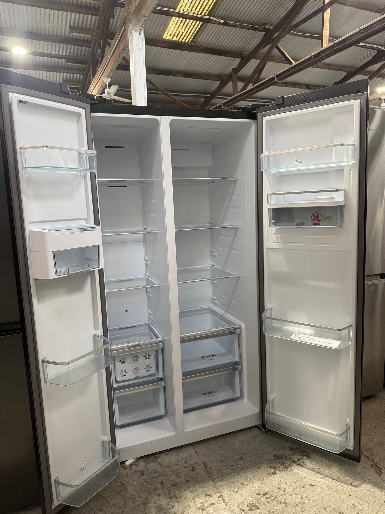 Factory second Westinghouse 664L Side by Side Refrigerator – Black Stainless Steel Model: WSE6640BA - Second Hand Appliances Geebung