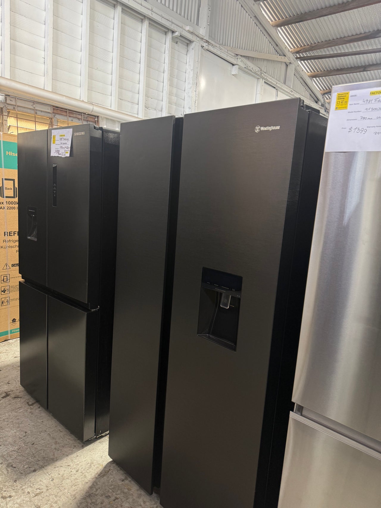 Factory second Westinghouse 664L Side by Side Refrigerator – Black Stainless Steel Model: WSE6640BA - Second Hand Appliances Geebung
