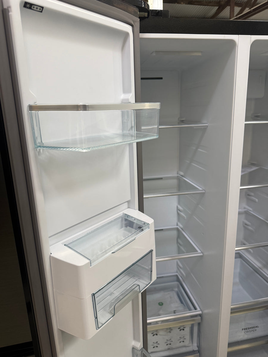 Factory second Westinghouse 664L Side by Side Refrigerator – Black Stainless Steel Model: WSE6640BA - Second Hand Appliances Geebung