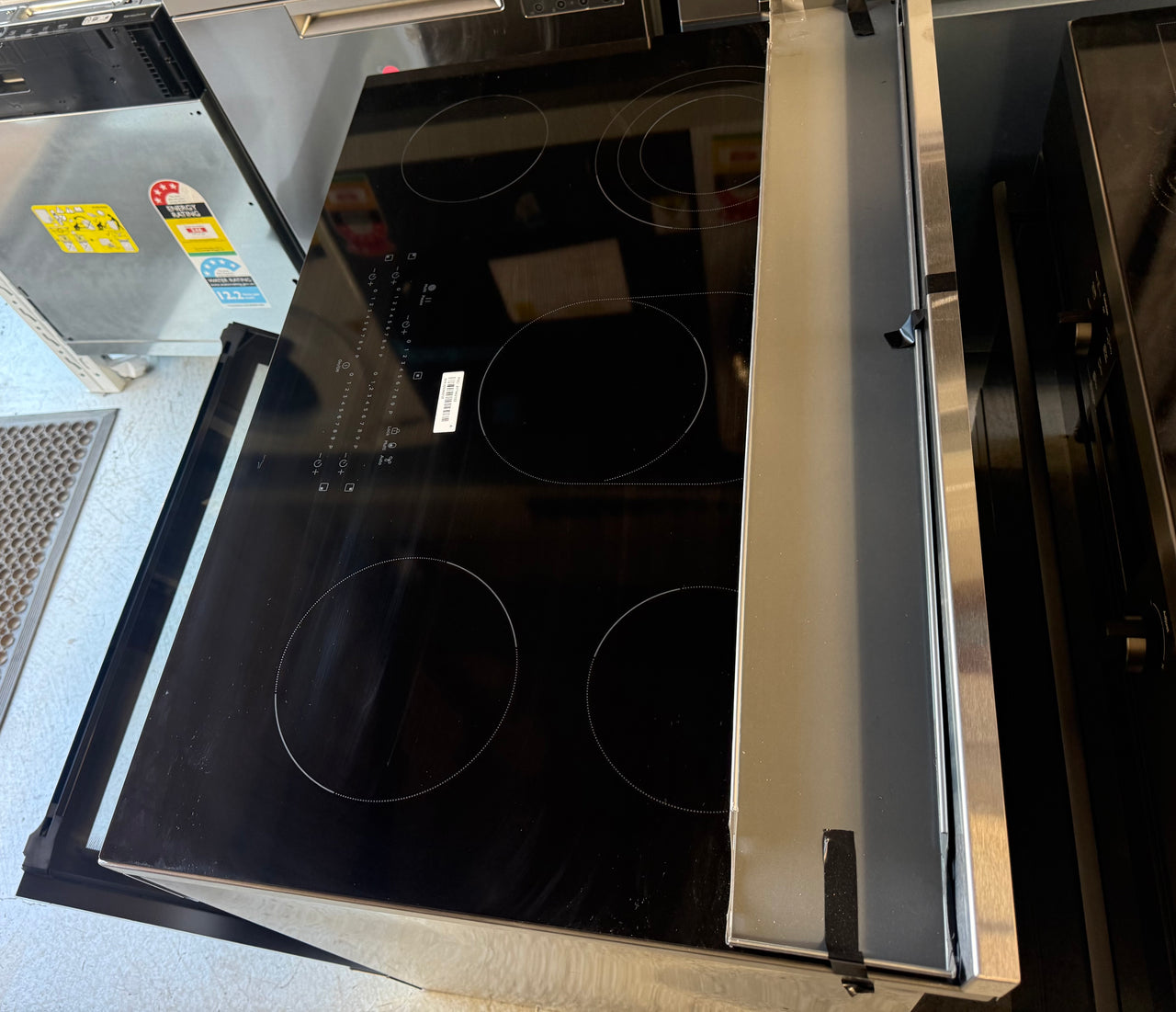 Factory second Westinghouse 90cm Electric Freestanding Cooker WFE9546SD– Stainless Steel (NAT) - Second Hand Appliances Geebung