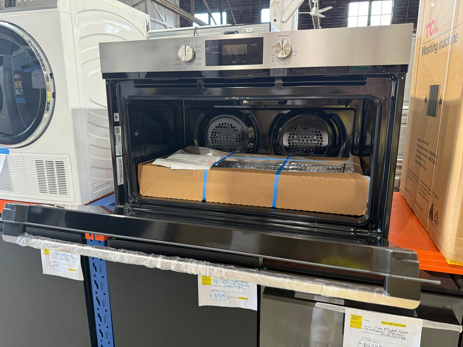 Factory second Westinghouse 90cm Multi-Function Oven Stainless Steel WVE9515SD - Second Hand Appliances Geebung