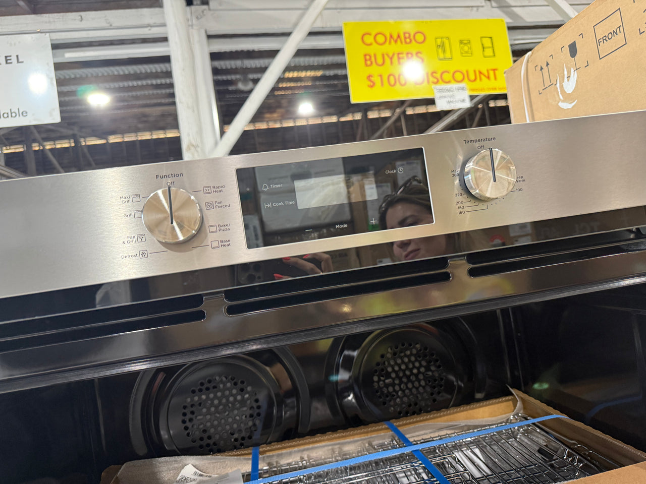 Factory second Westinghouse 90cm Multi-Function Oven Stainless Steel WVE9515SD - Second Hand Appliances Geebung