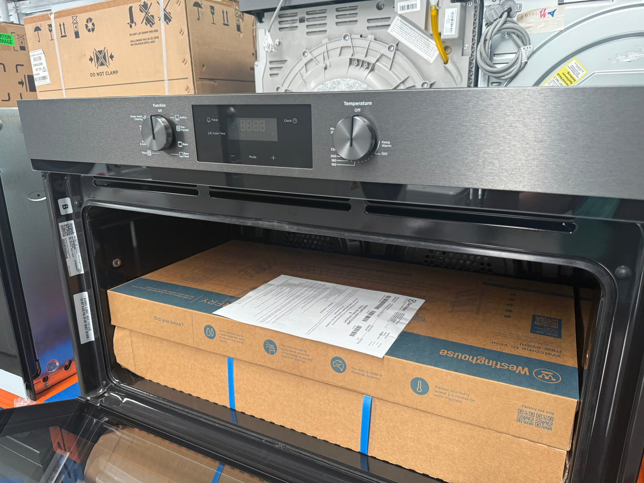Factory second Westinghouse 90cm Multi-Function Oven with AirFry Dark Stainless Steel WVE9516DD - Second Hand Appliances Geebung