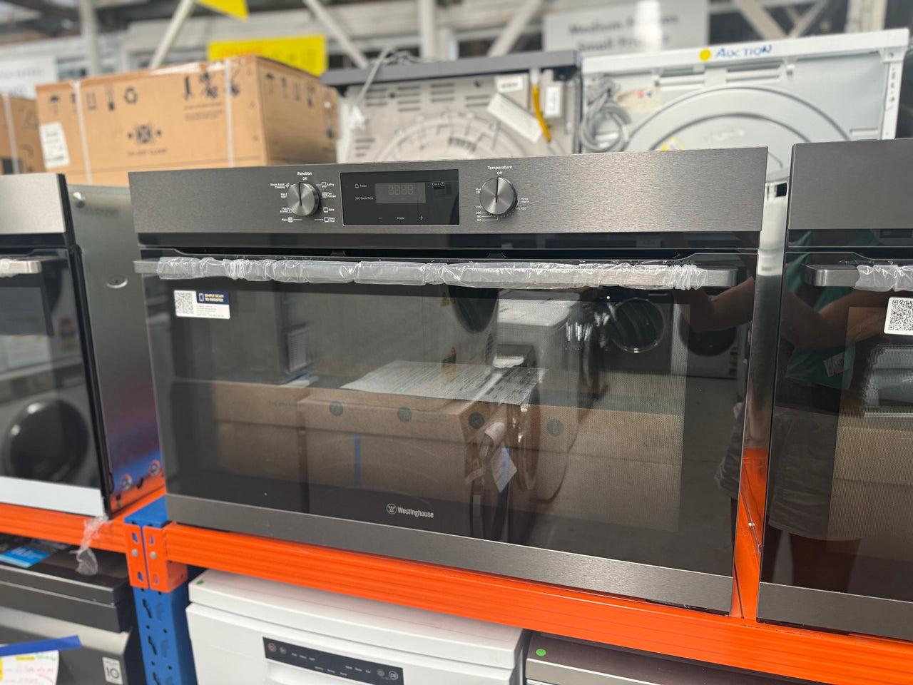 Factory second Westinghouse 90cm Multi-Function Oven with AirFry Dark Stainless Steel WVE9516DD - Second Hand Appliances Geebung