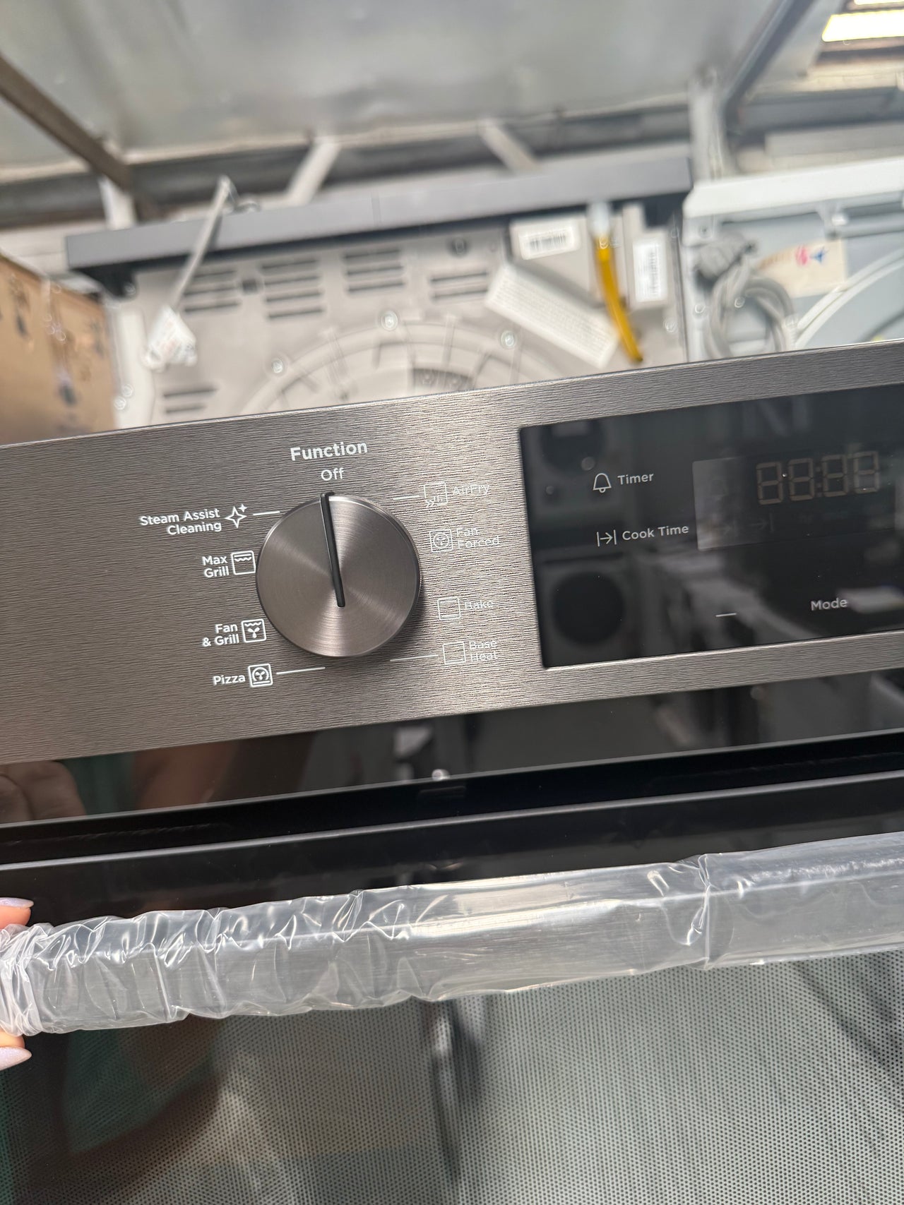 Factory second Westinghouse 90cm Multi-Function Oven with AirFry Dark Stainless Steel WVE9516DD - Second Hand Appliances Geebung