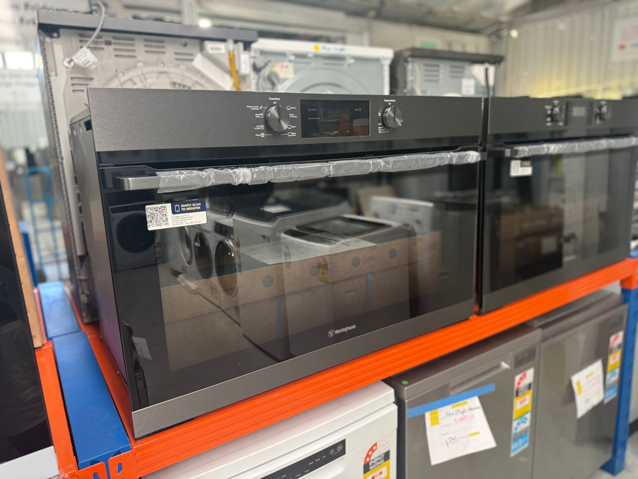 Factory second Westinghouse 90cm Multi-Function Oven with AirFry Dark Stainless Steel WVE9516DD - Second Hand Appliances Geebung