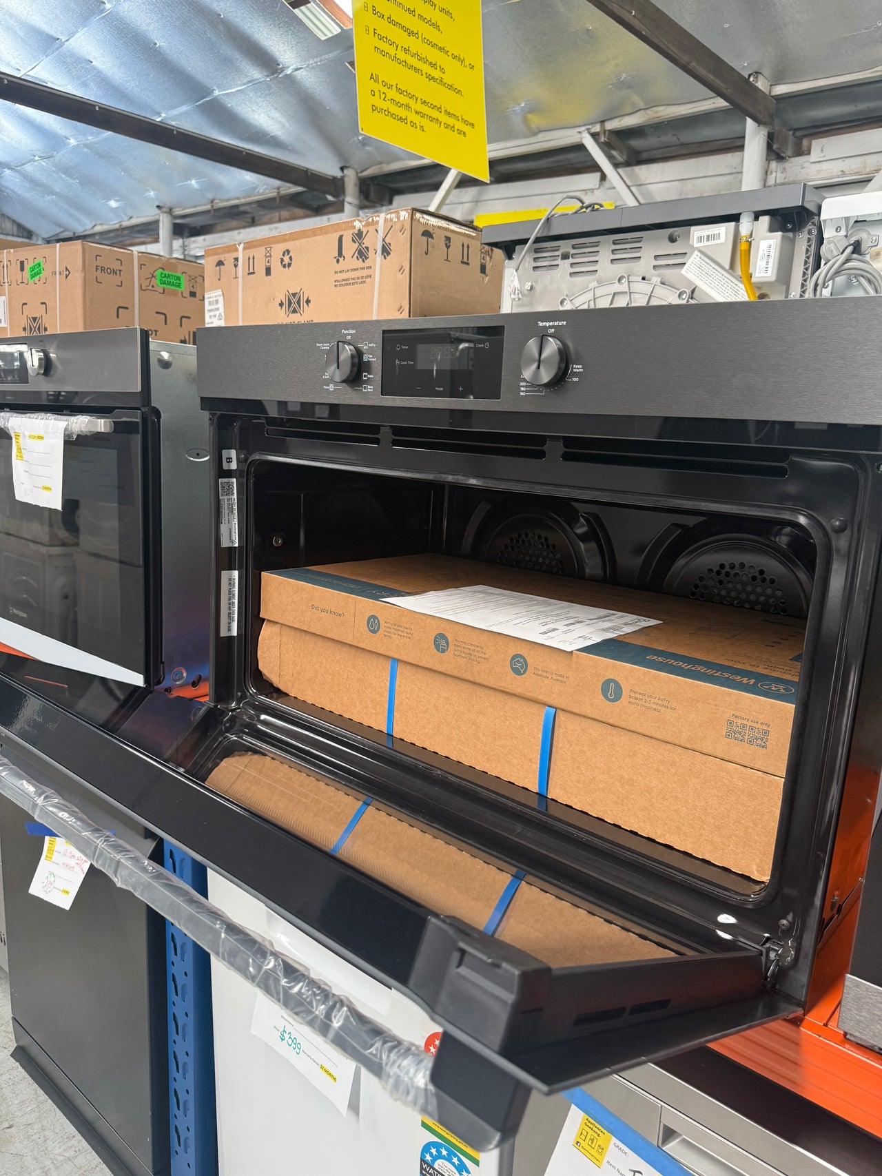 Factory second Westinghouse 90cm Multi-Function Oven with AirFry Dark Stainless Steel WVE9516DD - Second Hand Appliances Geebung