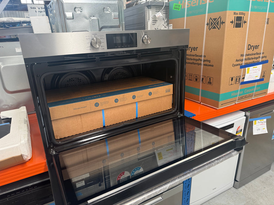 Factory second Westinghouse 90cm Multi-Function Pyrolytic Oven with AirFry Stainless Steel WVEP9716SD - Second Hand Appliances Geebung
