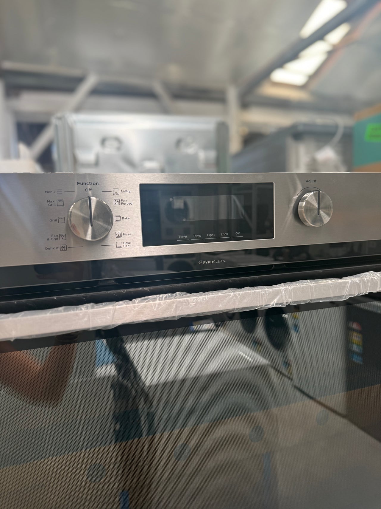 Factory second Westinghouse 90cm Multi-Function Pyrolytic Oven with AirFry Stainless Steel WVEP9716SD - Second Hand Appliances Geebung