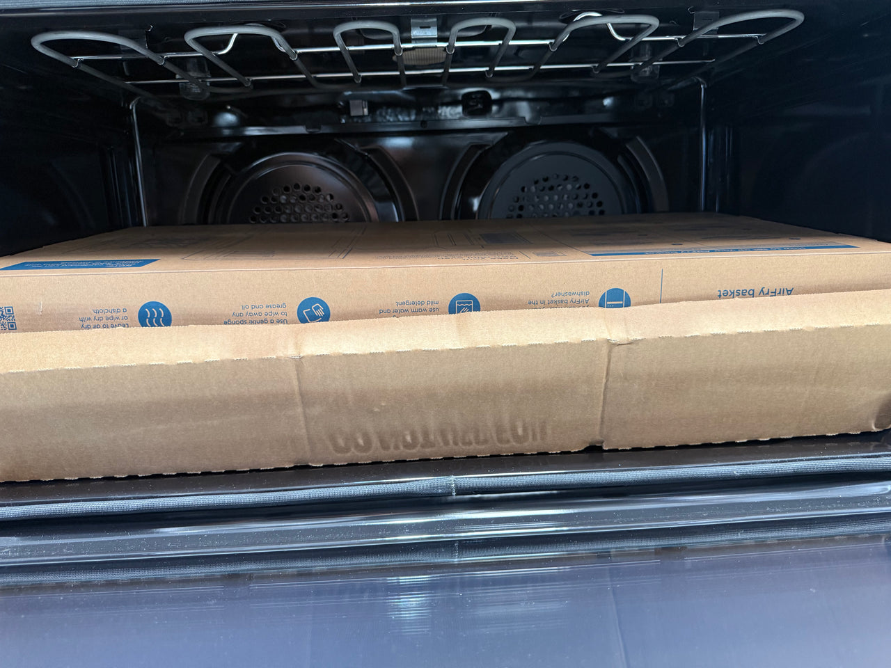 Factory second Westinghouse 90cm Pyrolytic Freestanding Oven with Induction Cooktop & AirFry – Dark Stainless Steel  Model: WFEP9757DD - Second Hand Appliances Geebung