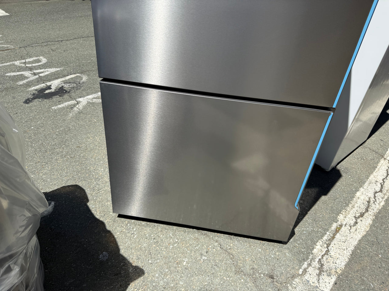 Factory second Westinghouse WBE5300SC-L 496L Stainless Steel Bottom Mount Frost Free Left Hinge Fridge - Second Hand Appliances Geebung