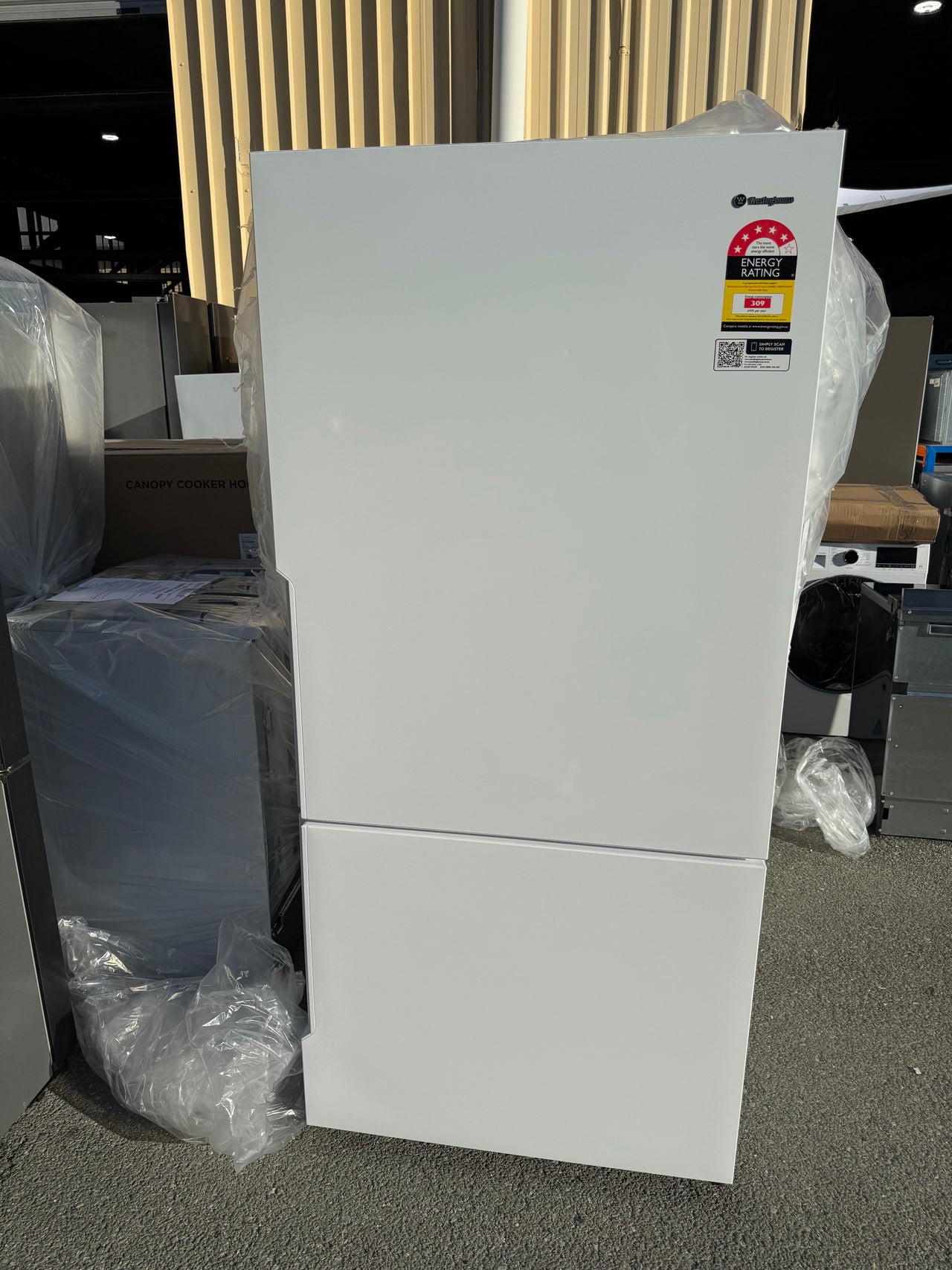 Factory second Westinghouse WBE5300WCR 496L Bottom Mount Fridge - Second Hand Appliances Geebung