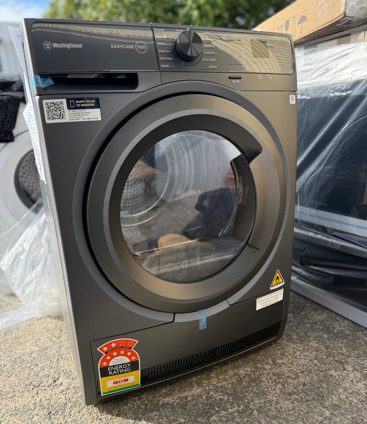 Factory second Westinghouse WDH904N7SA 9kg EasyCare 700 Series heat pump dryer - Second Hand Appliances Geebung