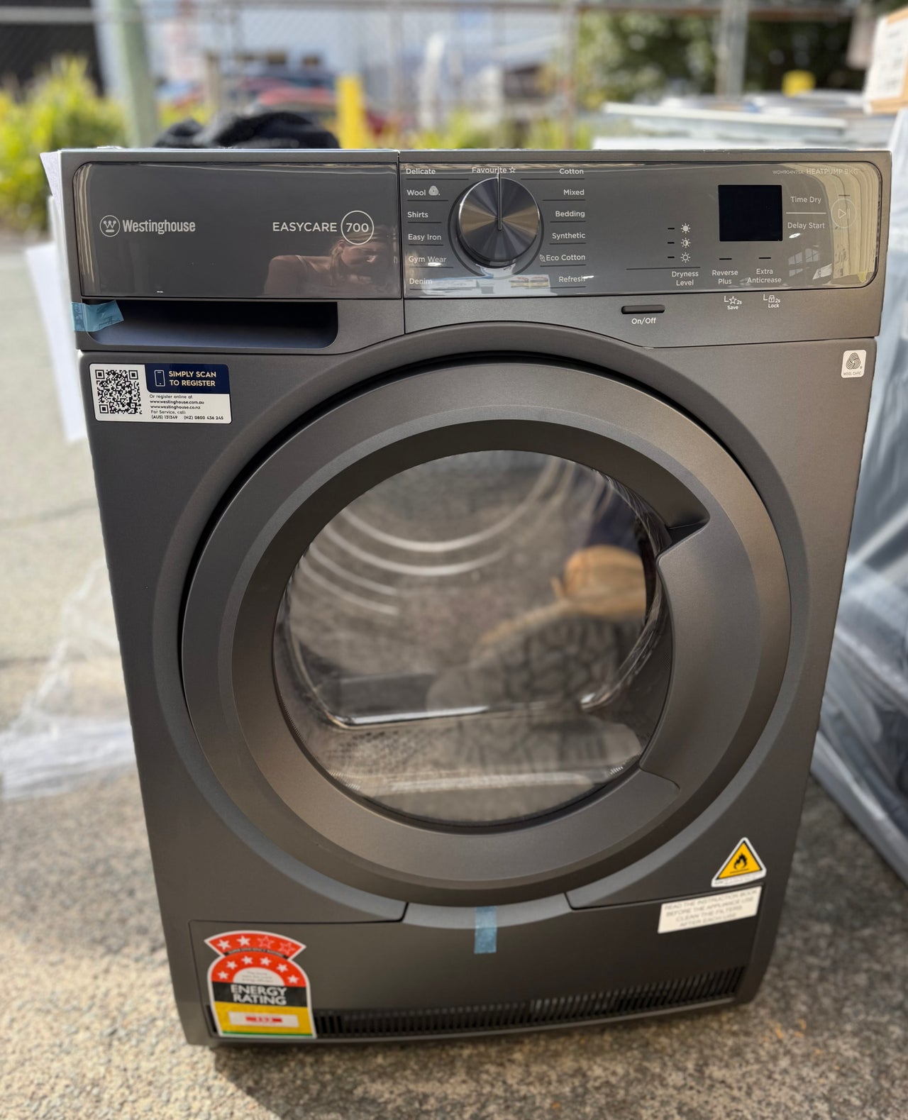 Factory second Westinghouse WDH904N7SA 9kg EasyCare 700 Series heat pump dryer - Second Hand Appliances Geebung