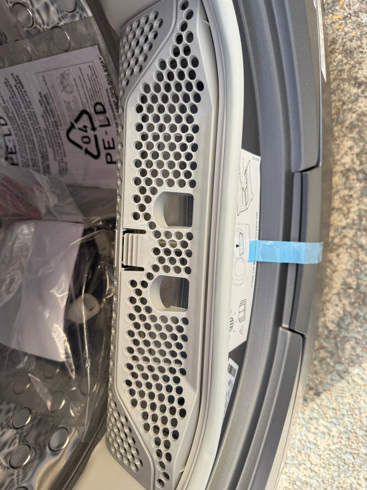 Factory second Westinghouse WDH904N7SA 9kg EasyCare 700 Series heat pump dryer - Second Hand Appliances Geebung