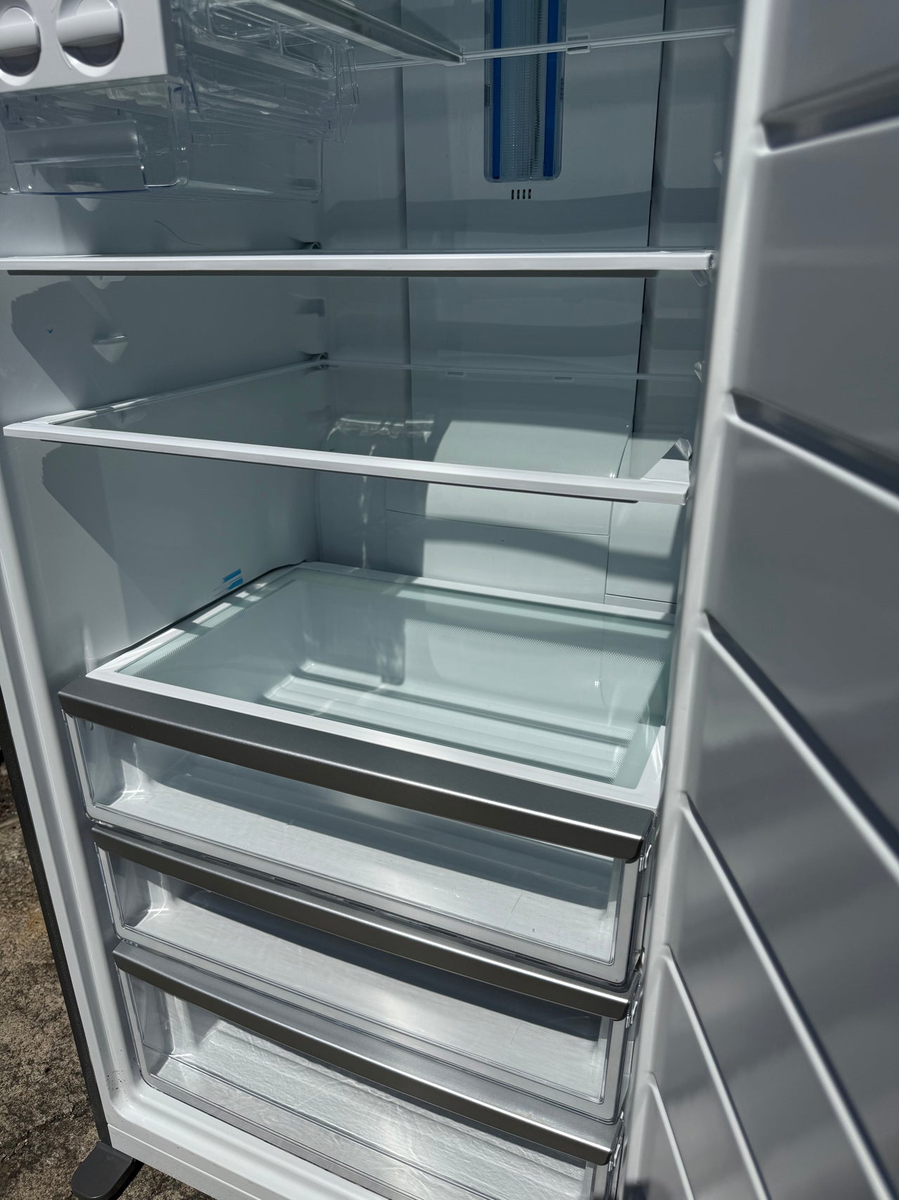 Factory second Westinghouse WFB4204SC — Vertical Freezer - Second Hand Appliances Geebung