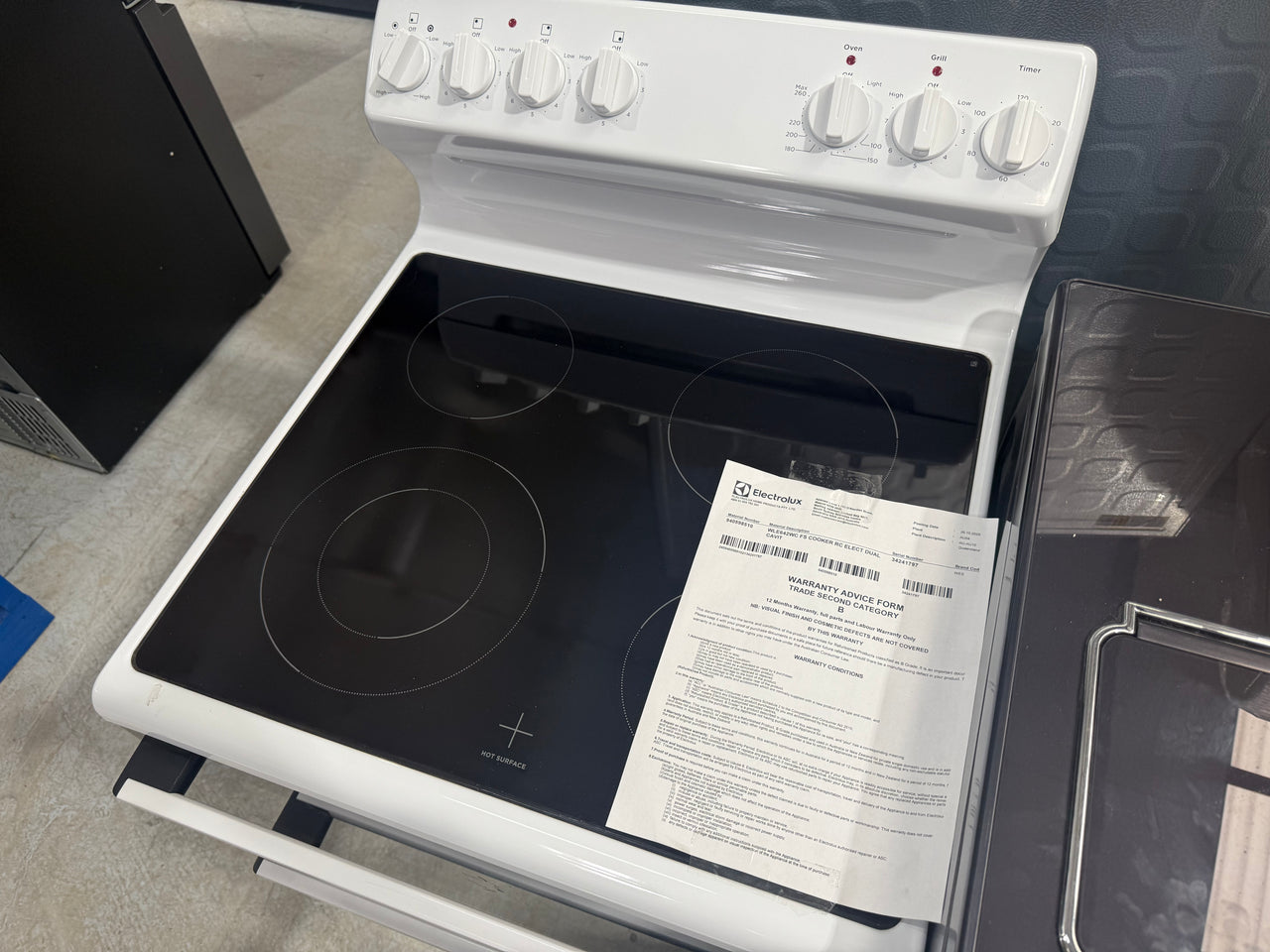 Factory second Westinghouse WLE642WC – 60 cm Freestanding Fan-Forced Electric Oven/Stove&nbsp; - Second Hand Appliances Geebung