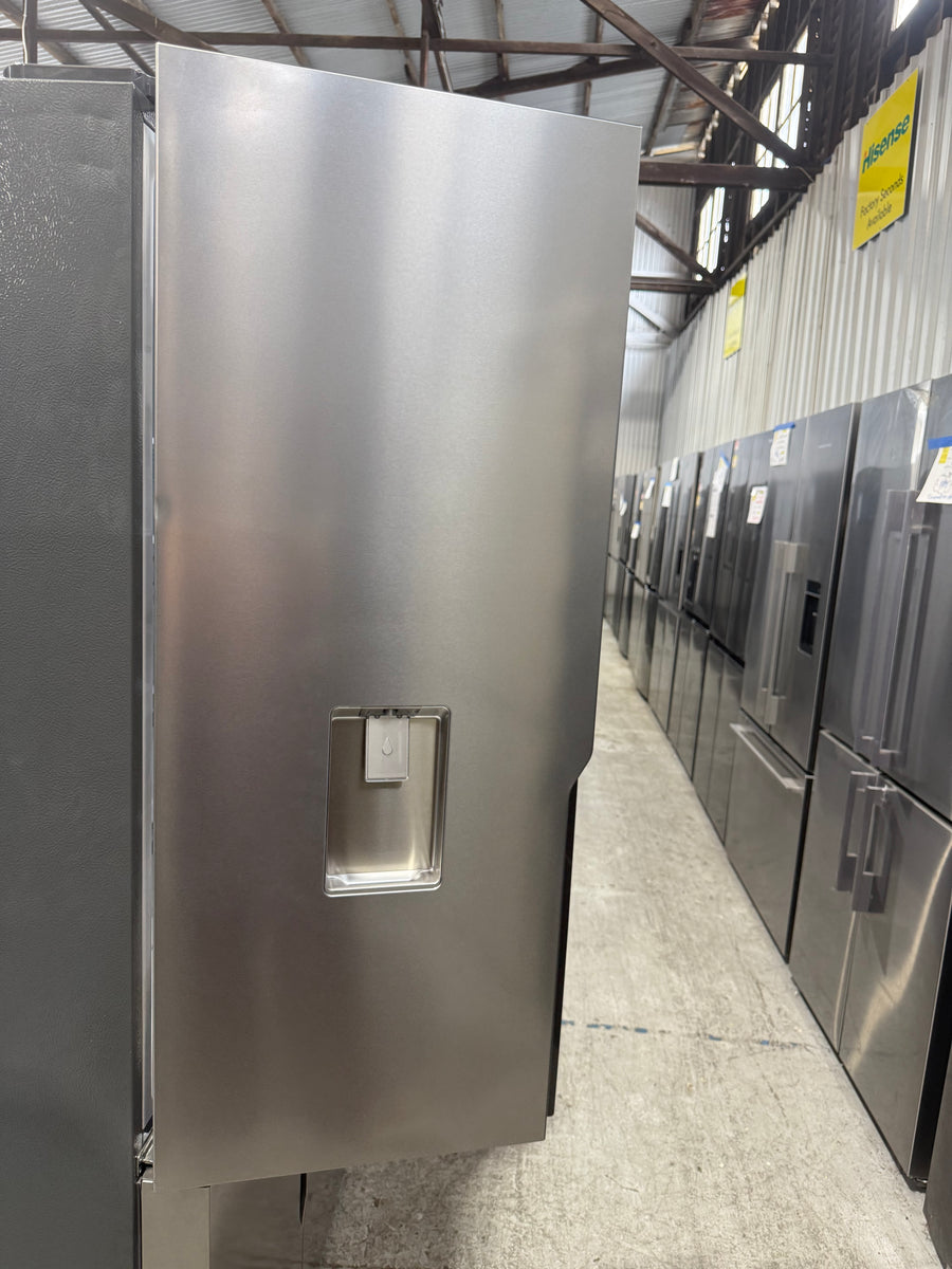 Factory second Westinghouse WQE5660SA is a 564-litre quad-door refrigerator - Second Hand Appliances Geebung