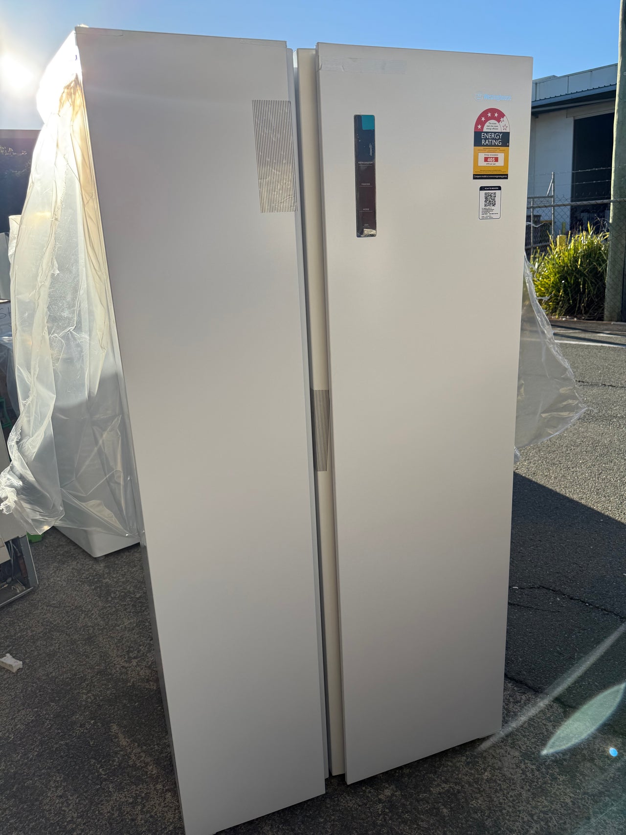 Factory second Westinghouse WSE6630WA 624L Side by Side Fridge - Second Hand Appliances Geebung