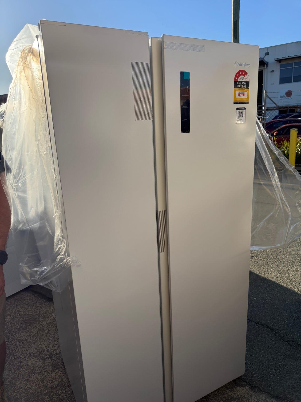 Factory second Westinghouse WSE6630WA 624L Side by Side Fridge - Second Hand Appliances Geebung