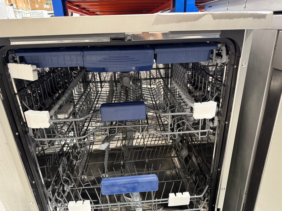 Transportation damaged Westinghouse WSF6606XB 60cm Stainless Steel Freestanding Dishwasher - Second Hand Appliances Geebung