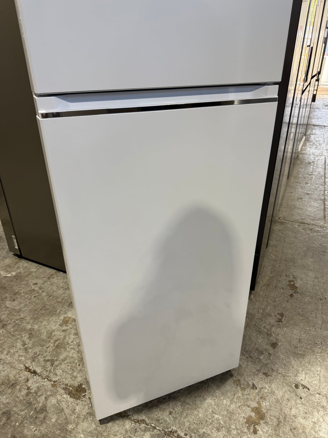 Factory second Westinghouse WTB3100WK 312L top mount refrigerator - Second Hand Appliances Geebung