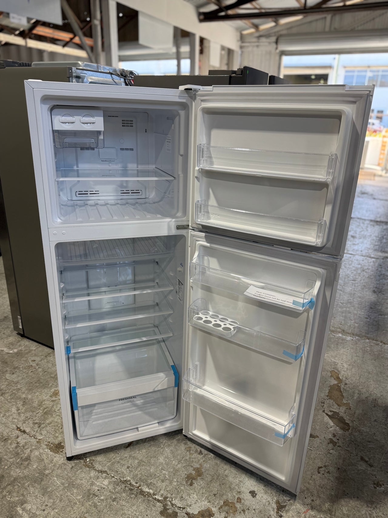 Factory second Westinghouse WTB3100WK 312L top mount refrigerator - Second Hand Appliances Geebung