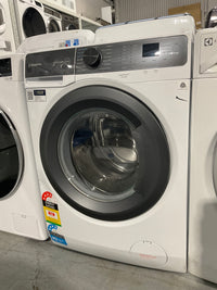Thumbnail for Transportation damaged Westinghouse WWF9024M5WA 9kg EasyCare Front Load Washer - Second Hand Appliances Geebung