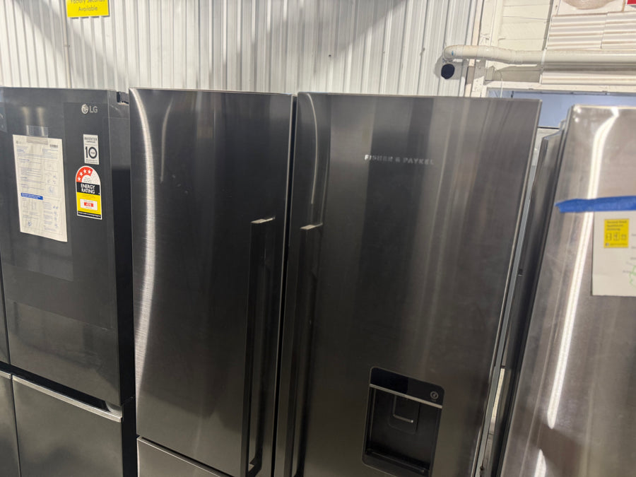 Fisher & Paykel 538L Series 7 Quad Door Refrigerator with Ice & Water – Black Stainless Steel (RF605QDUVB2) - Second Hand Appliances Geebung