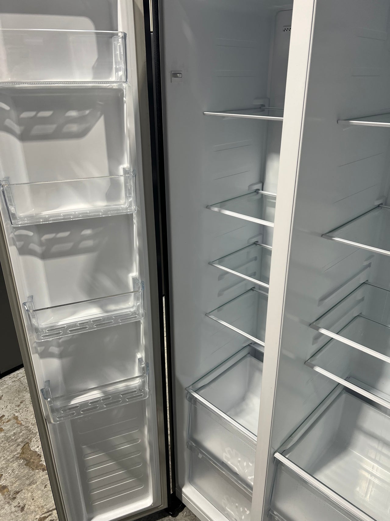 Factory second HISENSE 519 LITRE SIDE BY SIDE REFRIGERATOR Model: HRSBS519B - Second Hand Appliances Geebung