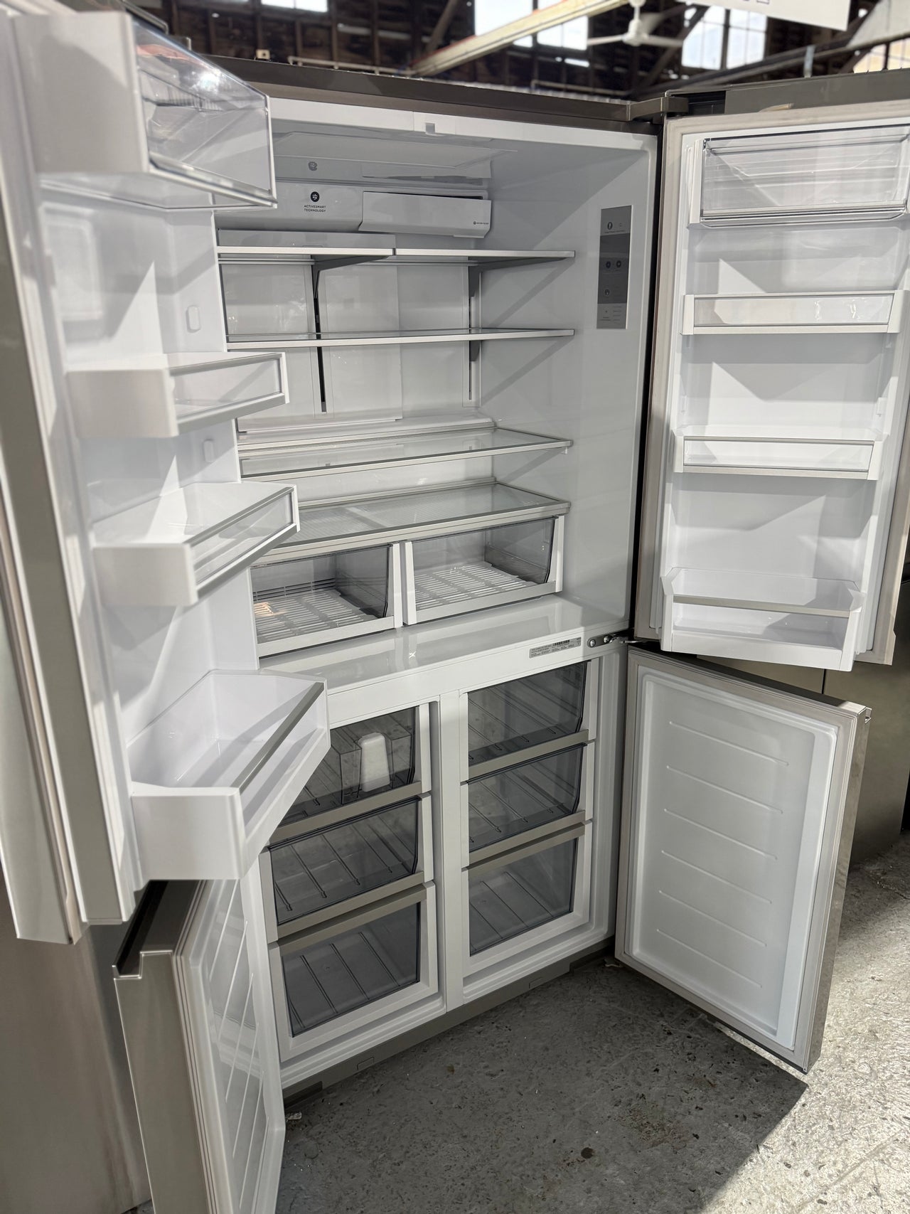 Factory second Fisher & Paykel RF605QNUVX1 538-litre quad-door refrigerator-freezer