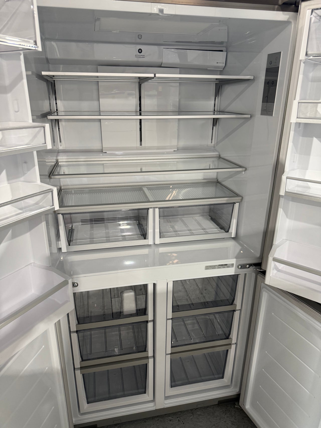 Factory second Fisher & Paykel RF605QNUVX1 538-litre quad-door refrigerator-freezer
