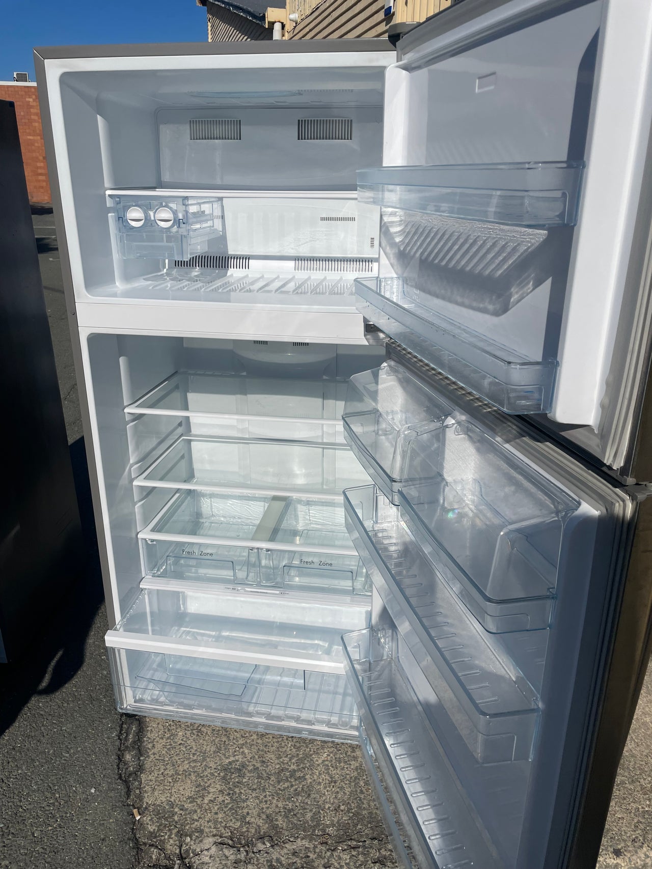 Second hand HISENSE 526L TOP MOUNT FRIDGE HR6TFF527SD