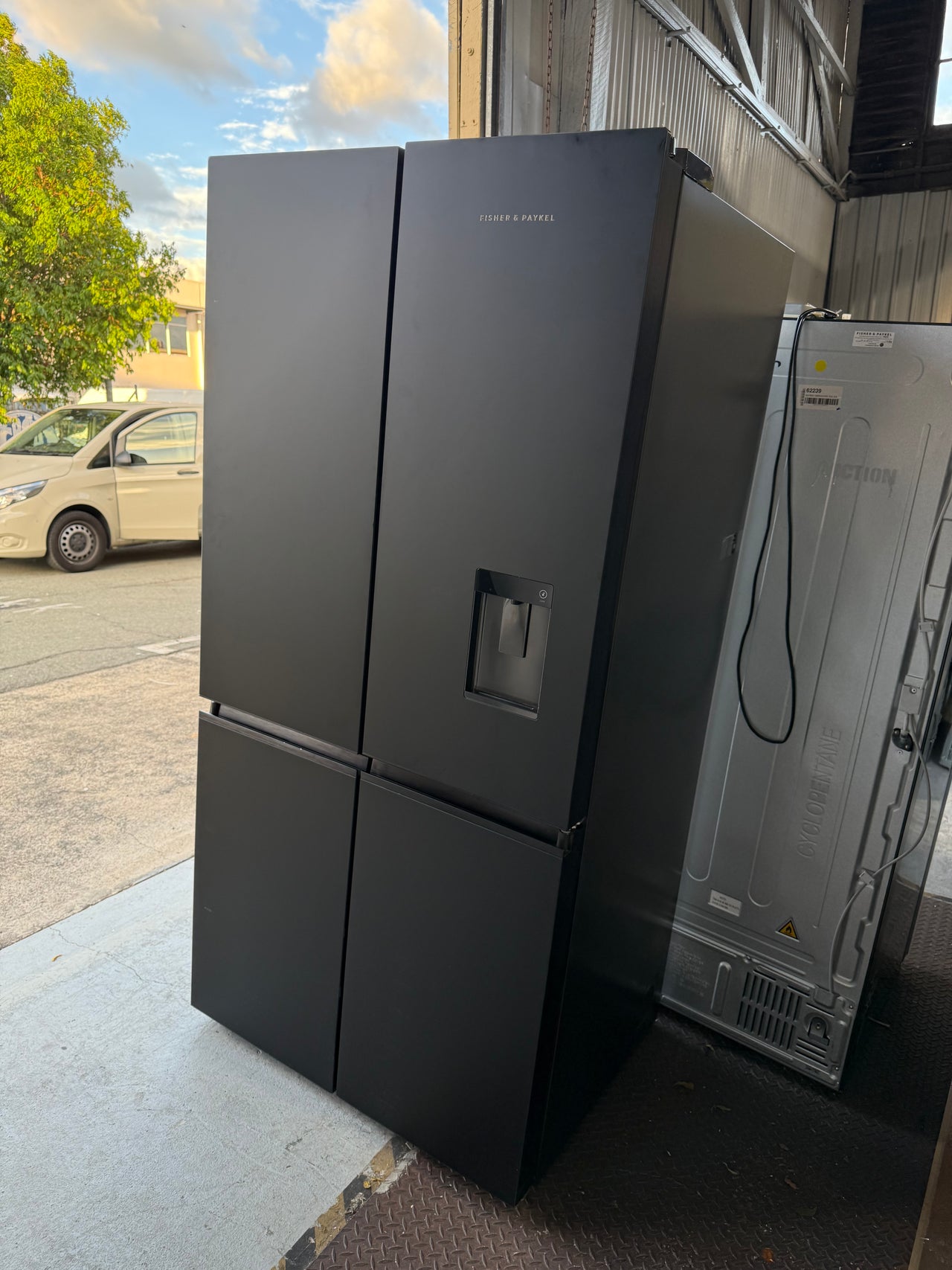 Factory second Fisher&Paykel 690l Quad Door  Model: RF730QZUVB1