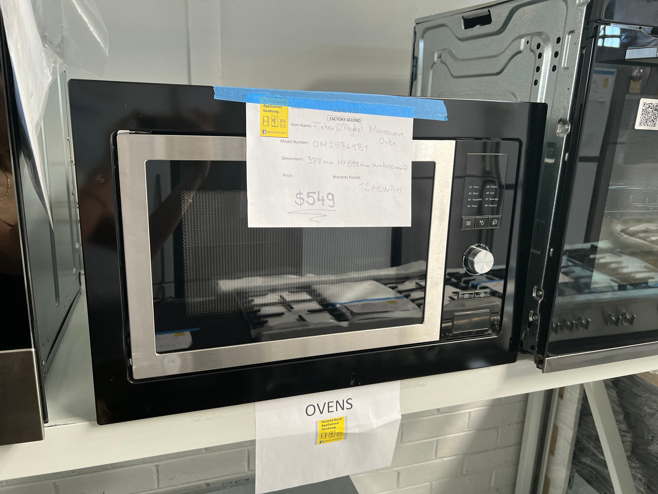 Factory second Fisher&Paykel Microwave oven, 60cm, OM25BLSB1 - Second Hand Appliances Geebung