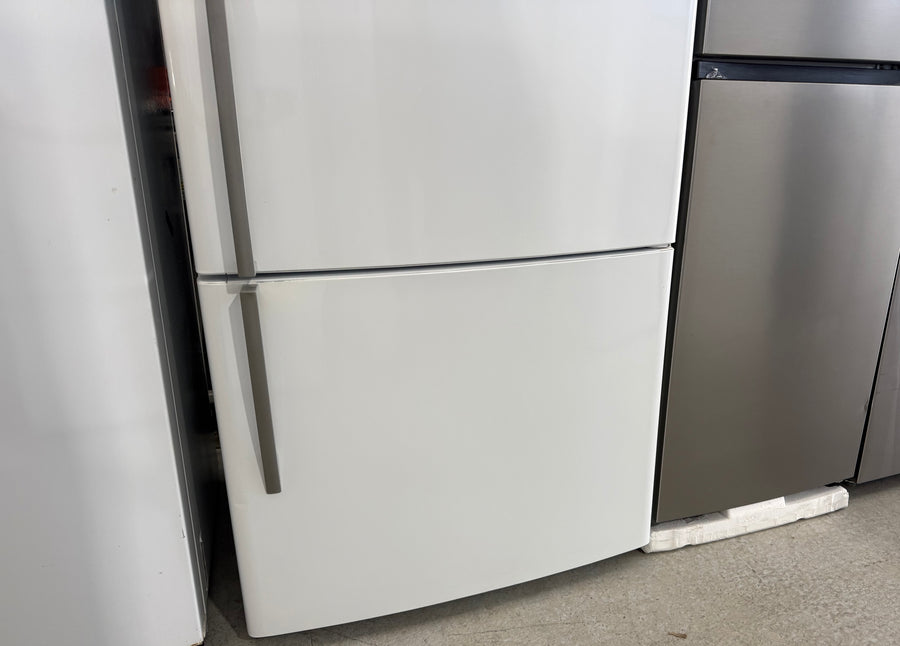 Second hand Fisher & Paykel 519L Bottom Mount Fridge – E522BRE3