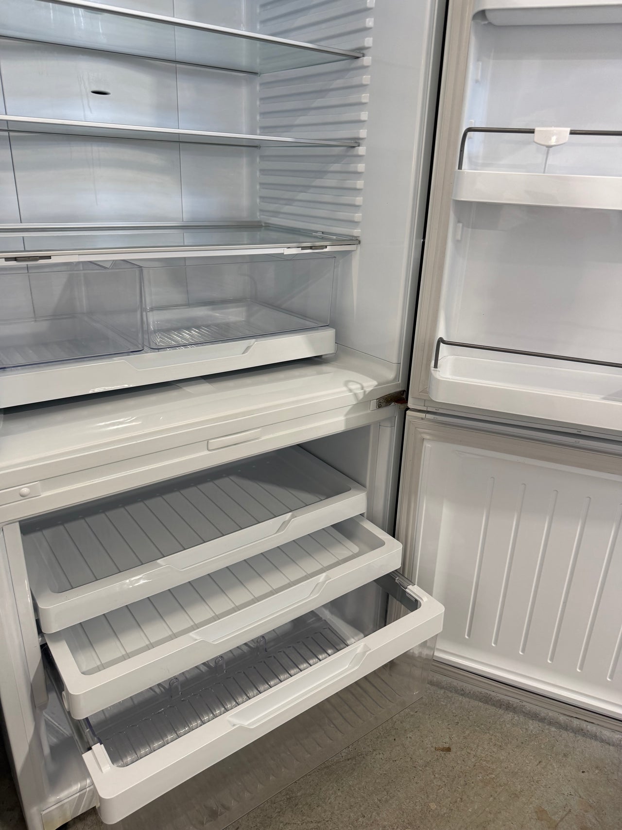 Second hand Fisher & Paykel 519L Bottom Mount Fridge – E522BRE3