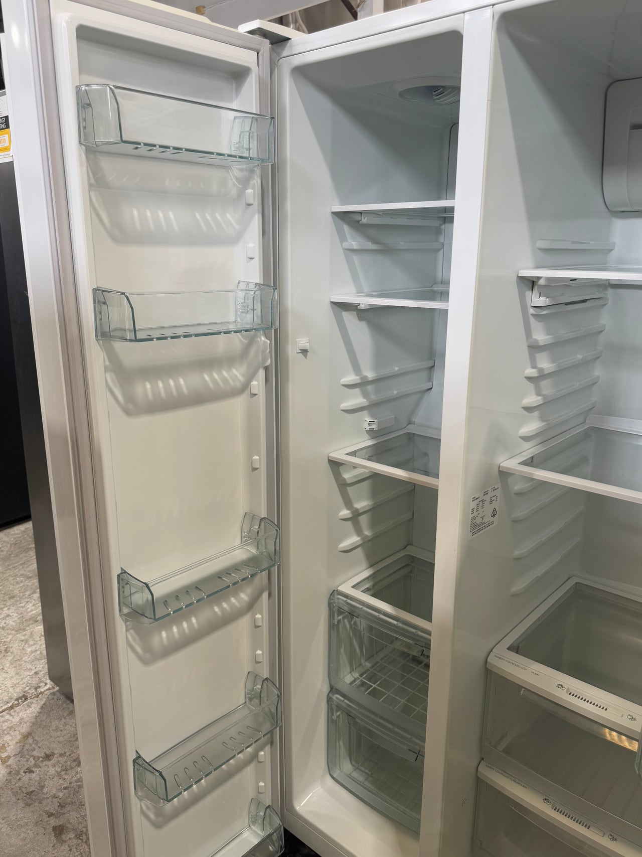 Second hand Westinghouse WSE6100WA 610-liter side-by-side refrigerator-freezer - Second Hand Appliances Geebung