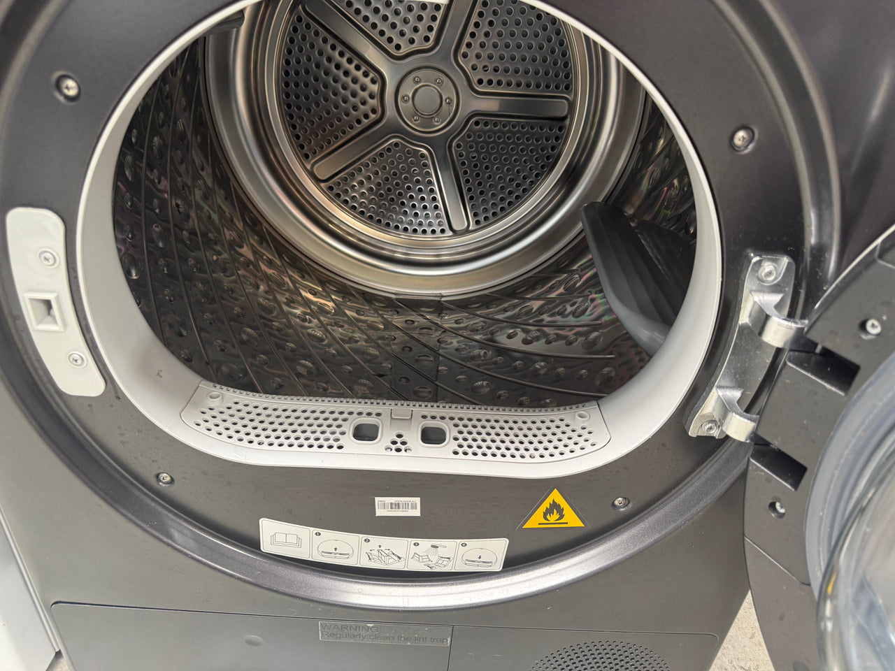 Factory Second Hisense 10kg Heat Pump Dryer – Black (HDFS10HPB)