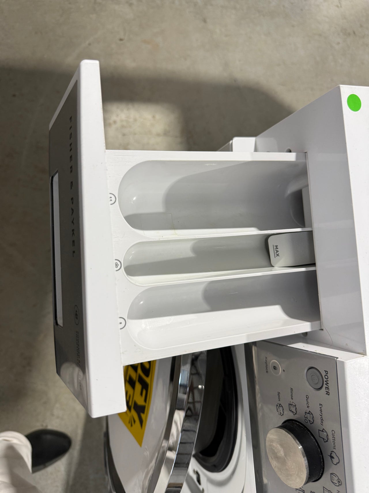 Second hand Fisher & Paykel 8kg Front Load Washing Machine – WH8060J3