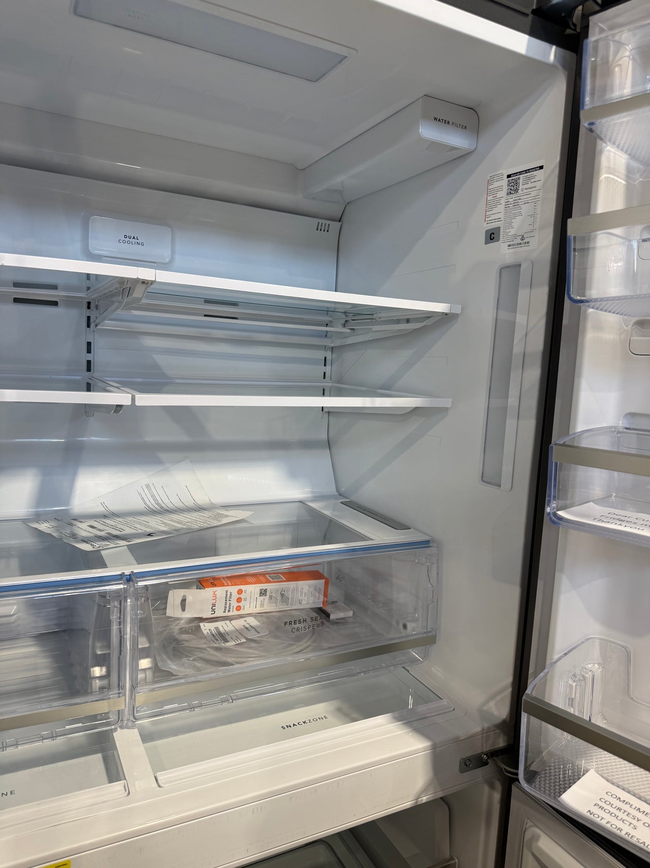 Factory second Westinghouse 609L Quad Door Refrigerator WQE6170BB