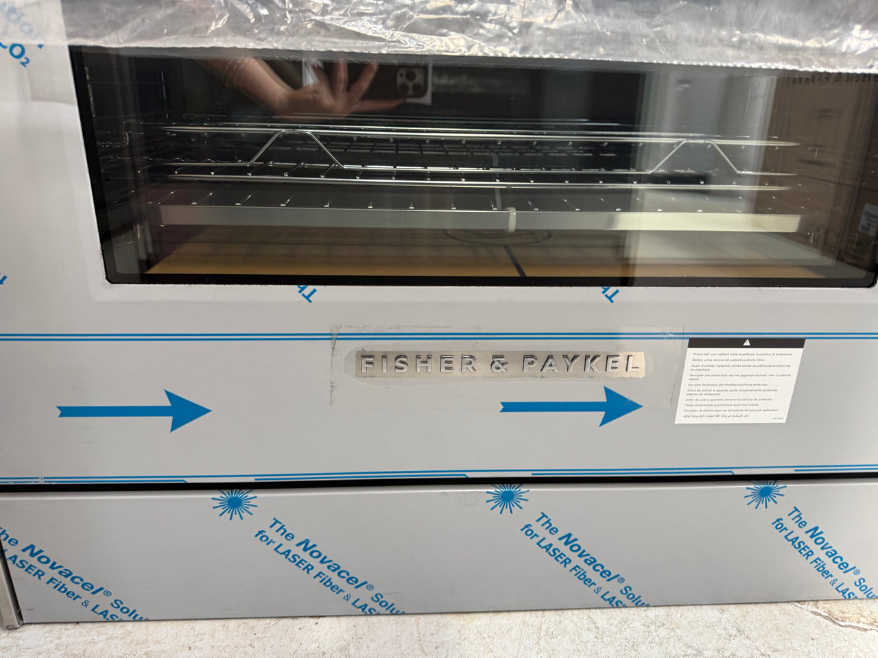 Factory second Fisher & Paykel 90cm Freestanding Dual Fuel Cooker OR90SCG4X1