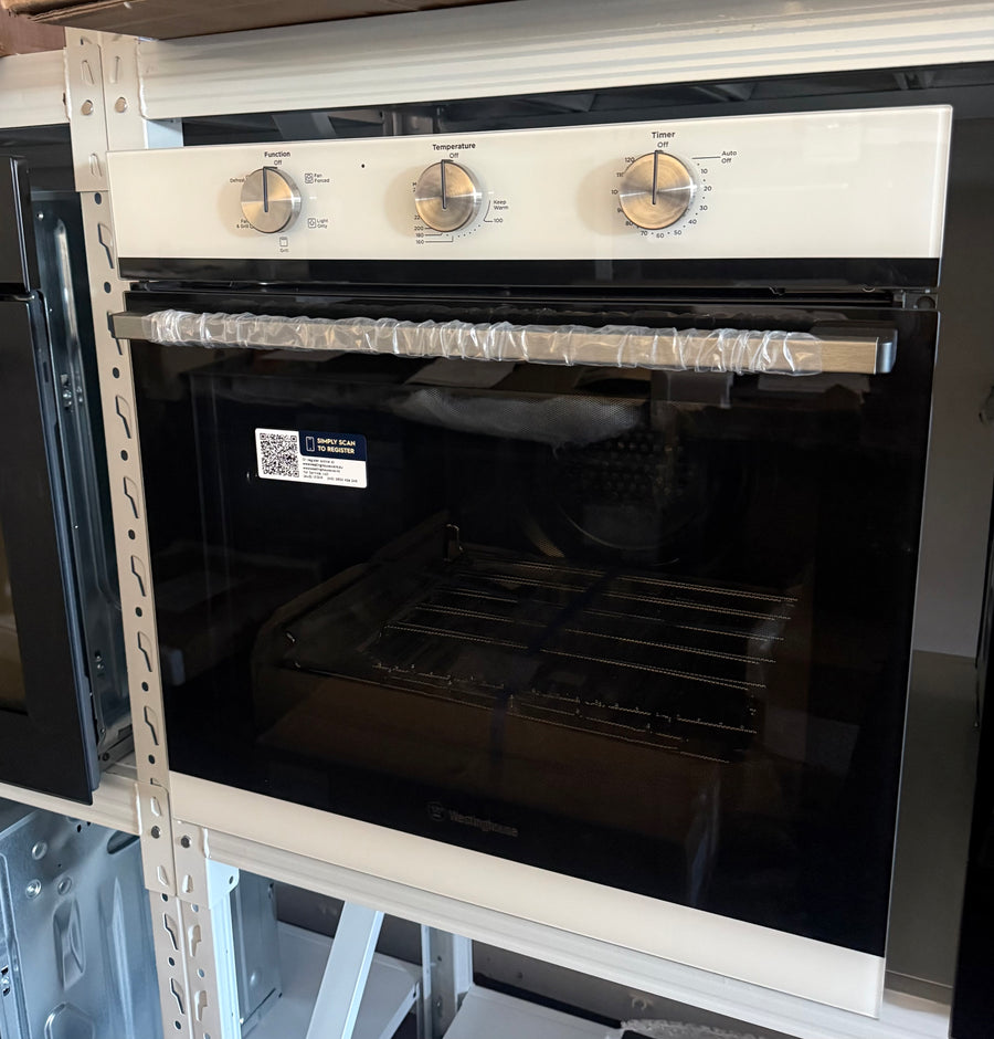 Factory second Westinghouse 60cm Multi-Function Built-In Oven – WVE6314WD