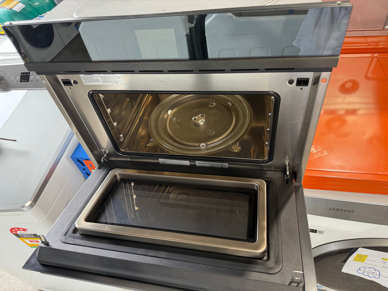 Factory second Fisher&Paykel Built-in 60cm Combination Microwave Oven OM60NDBB1