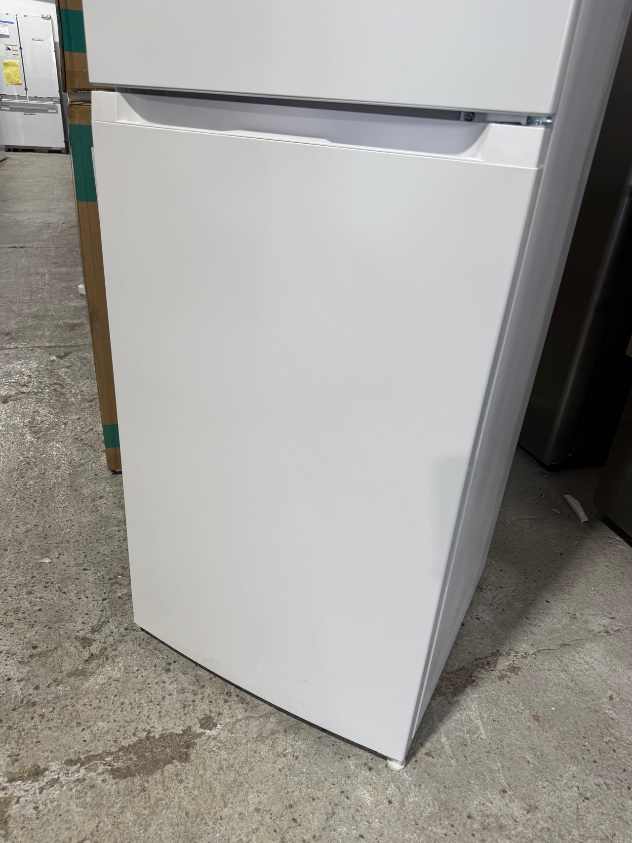 Factory second TCL P220TMW 197L Top Mount Fridge