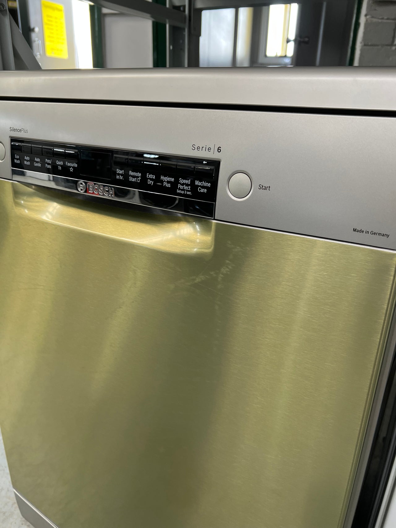 Transportation damaged Bosch 60cm Stainless Steel Dishwasher SMS6HCI02A